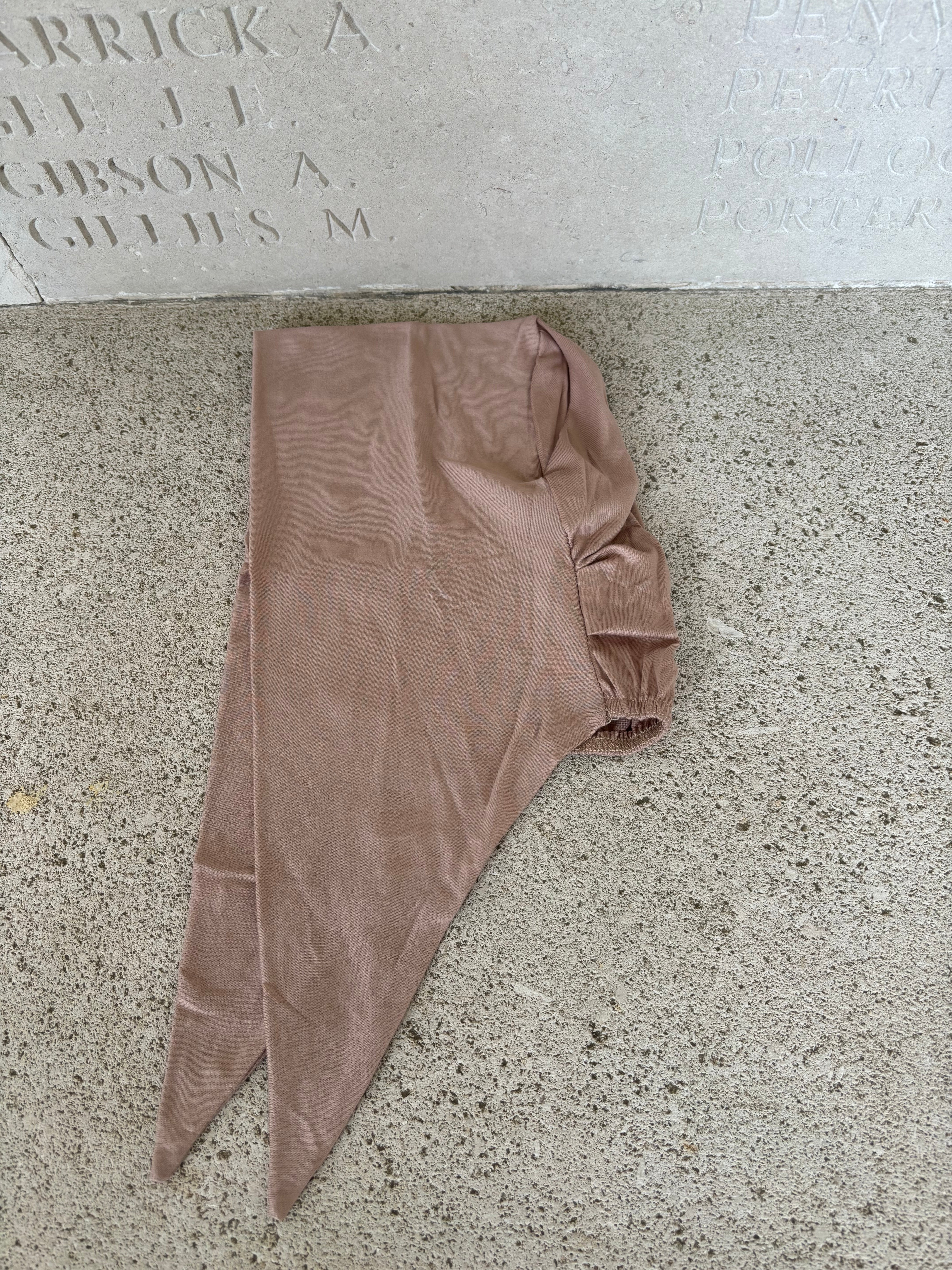 Bonnet à nouer vieux rose