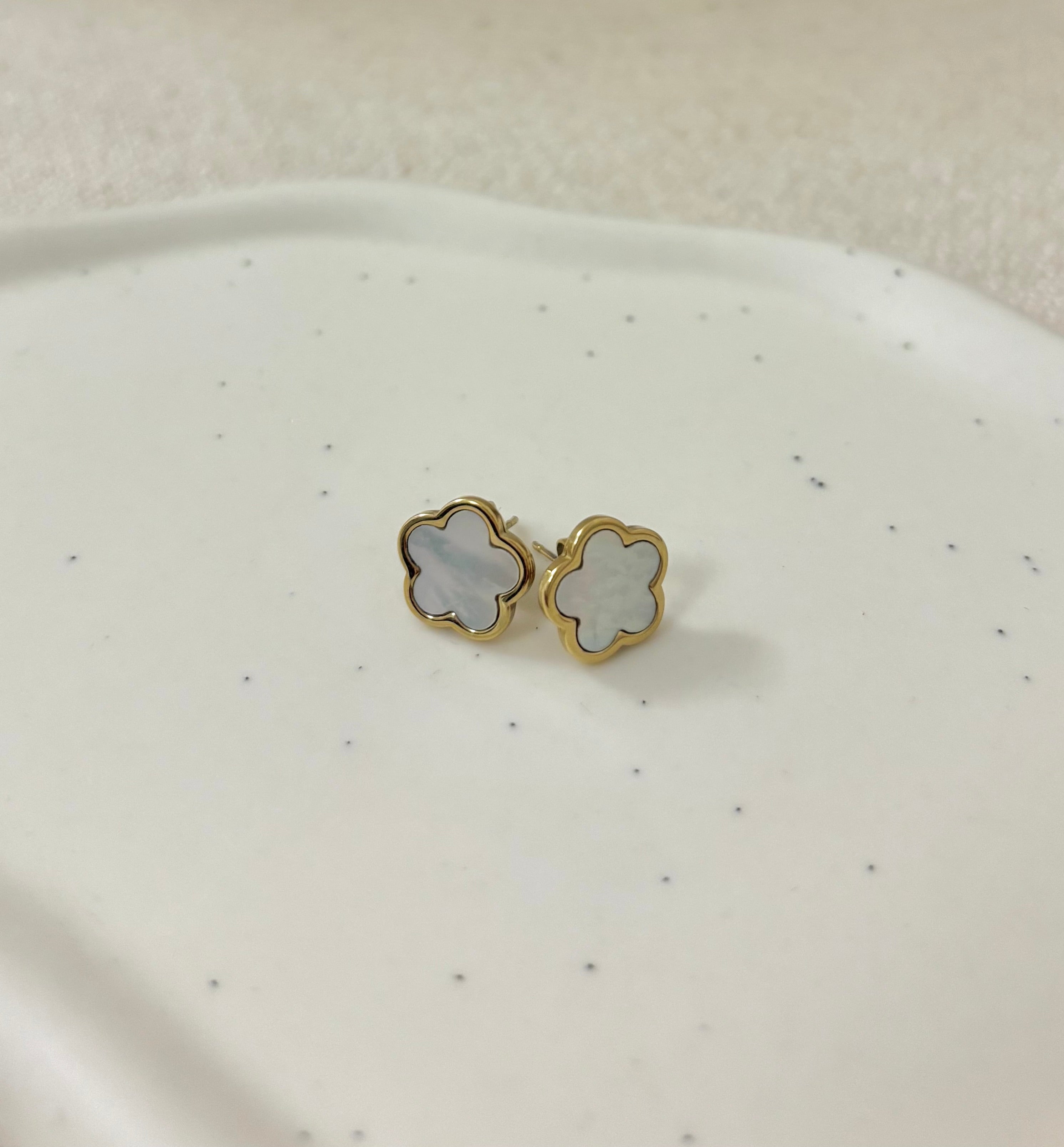 Boucle d’oreille or - FLORA MILK