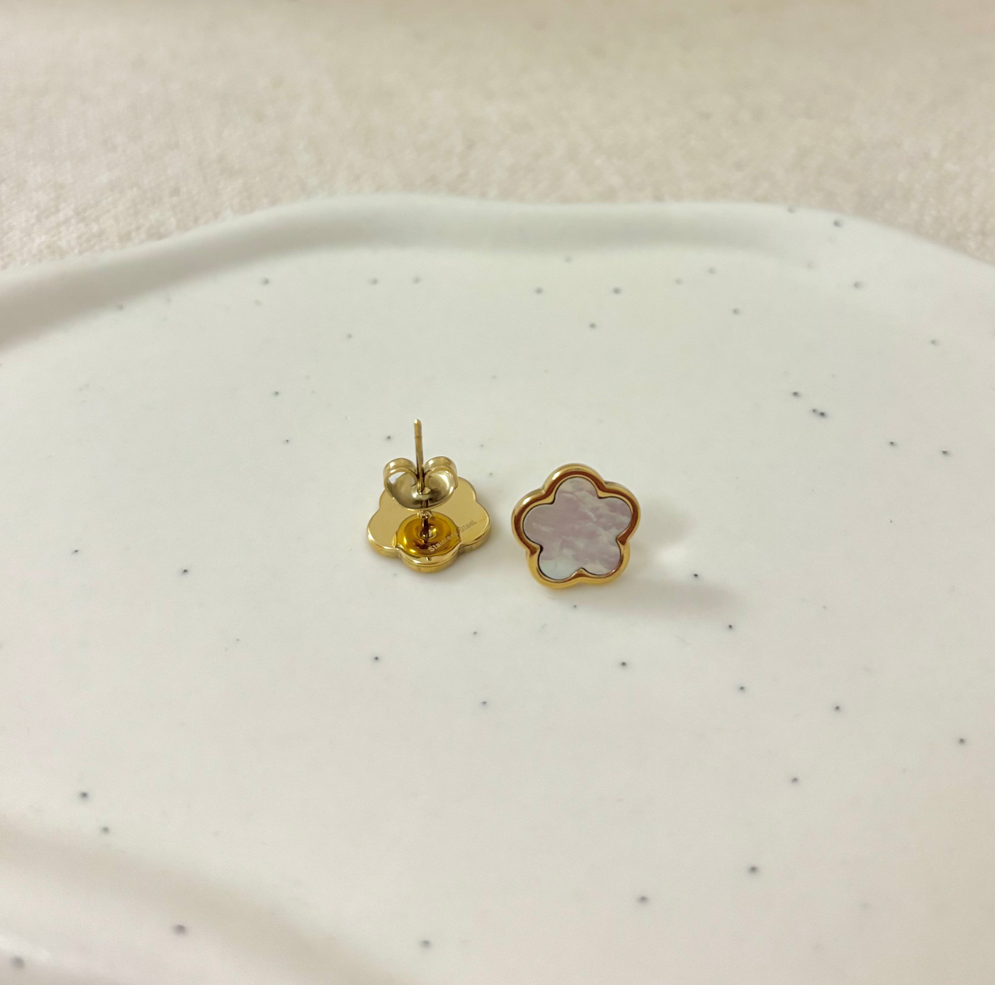 Boucle d’oreille or - FLORA MILK
