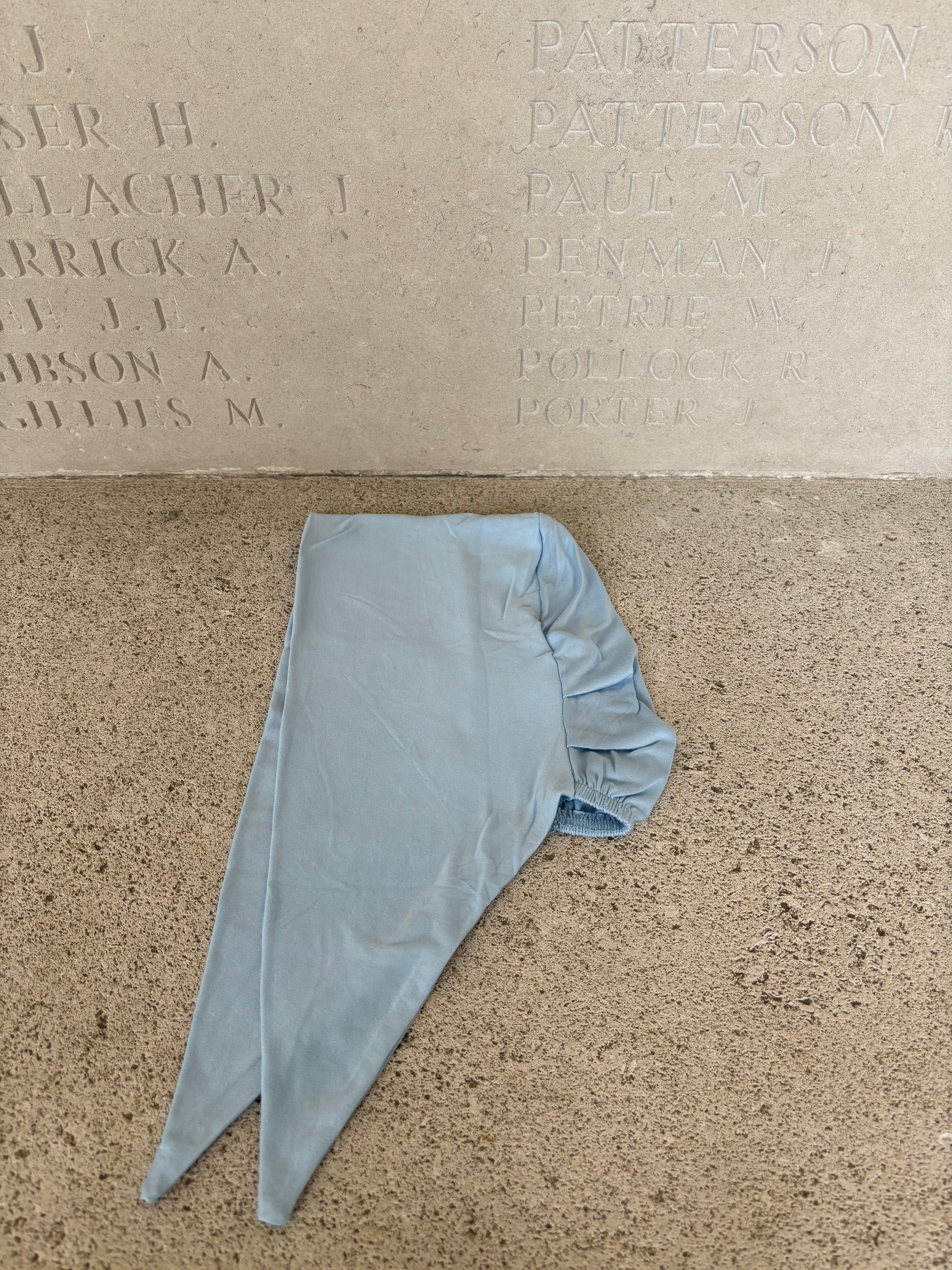 Bonnet à nouer baby blue